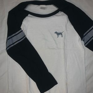 PINK Victoria’s Secret long sleeve tee